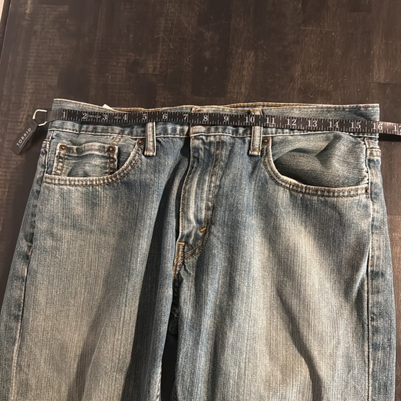 Levi’s 559 Straight Leg Lightly Distressed Jeans Size 32x32 - Picture 7 of 9